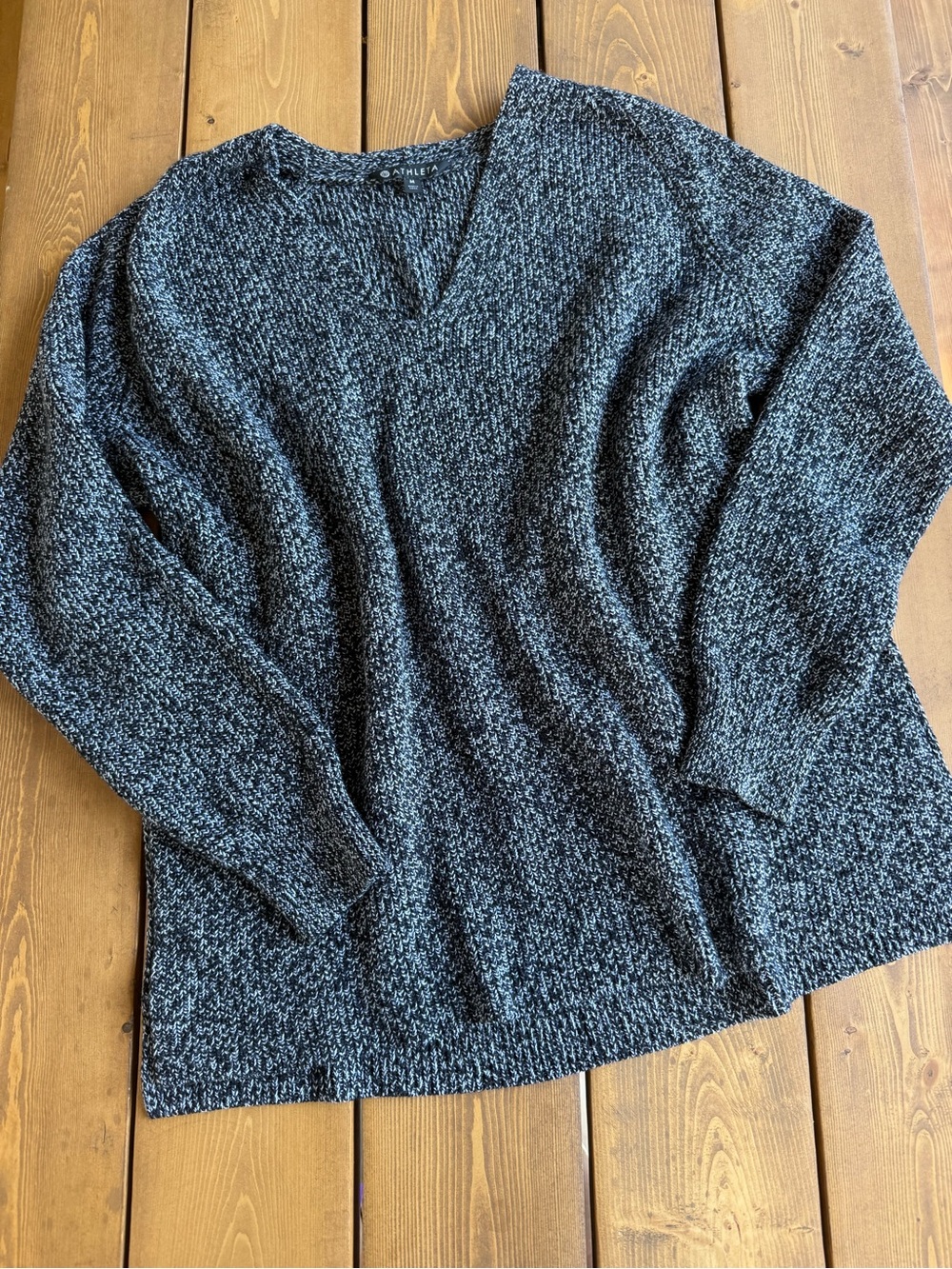 Athleta Merino Wool Blend Marled V-Neck Sweater Size M Gray Black